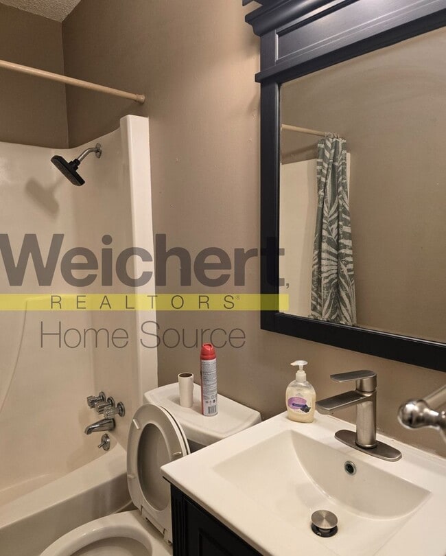 Building Photo - 3 Bed 1 bath home with a fenced in yard in Paragould