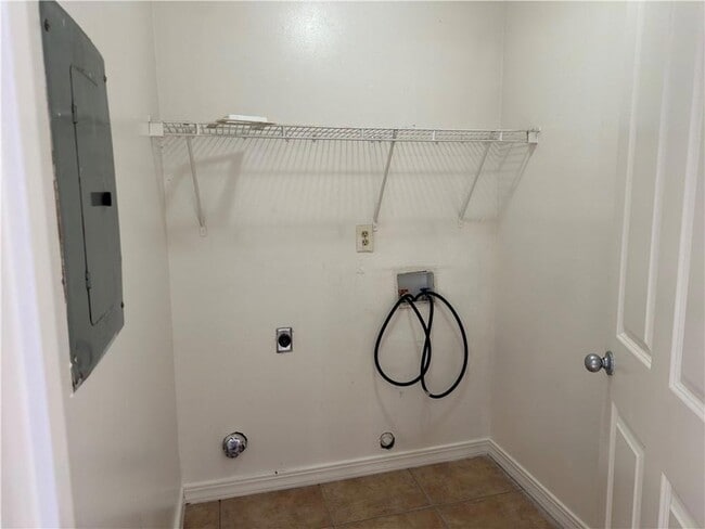 Building Photo - 59 Carriage Lane #C C