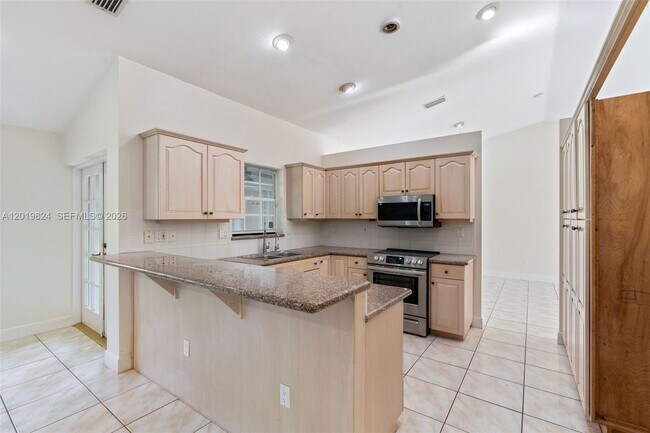 Building Photo - 16035 SW 173rd Ave