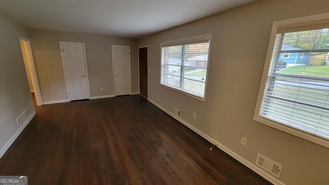Building Photo - 2075 Claude St NW