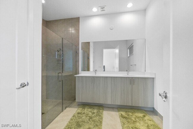 Building Photo - 5293 Marano Dr