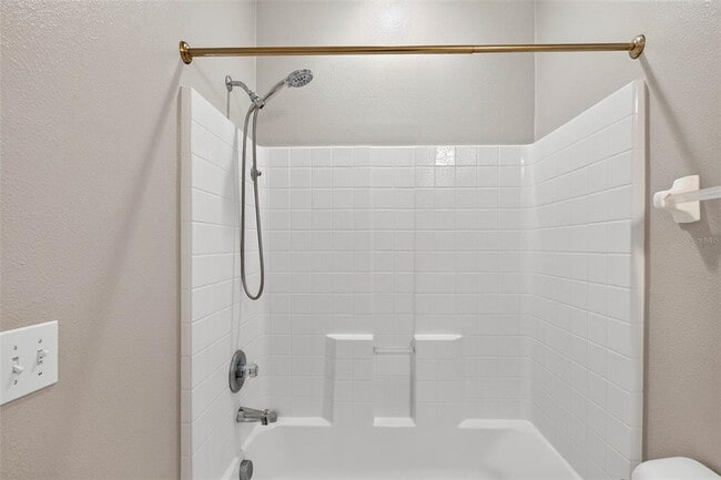 Building Photo - 5815 Fishhawk Ridge Dr