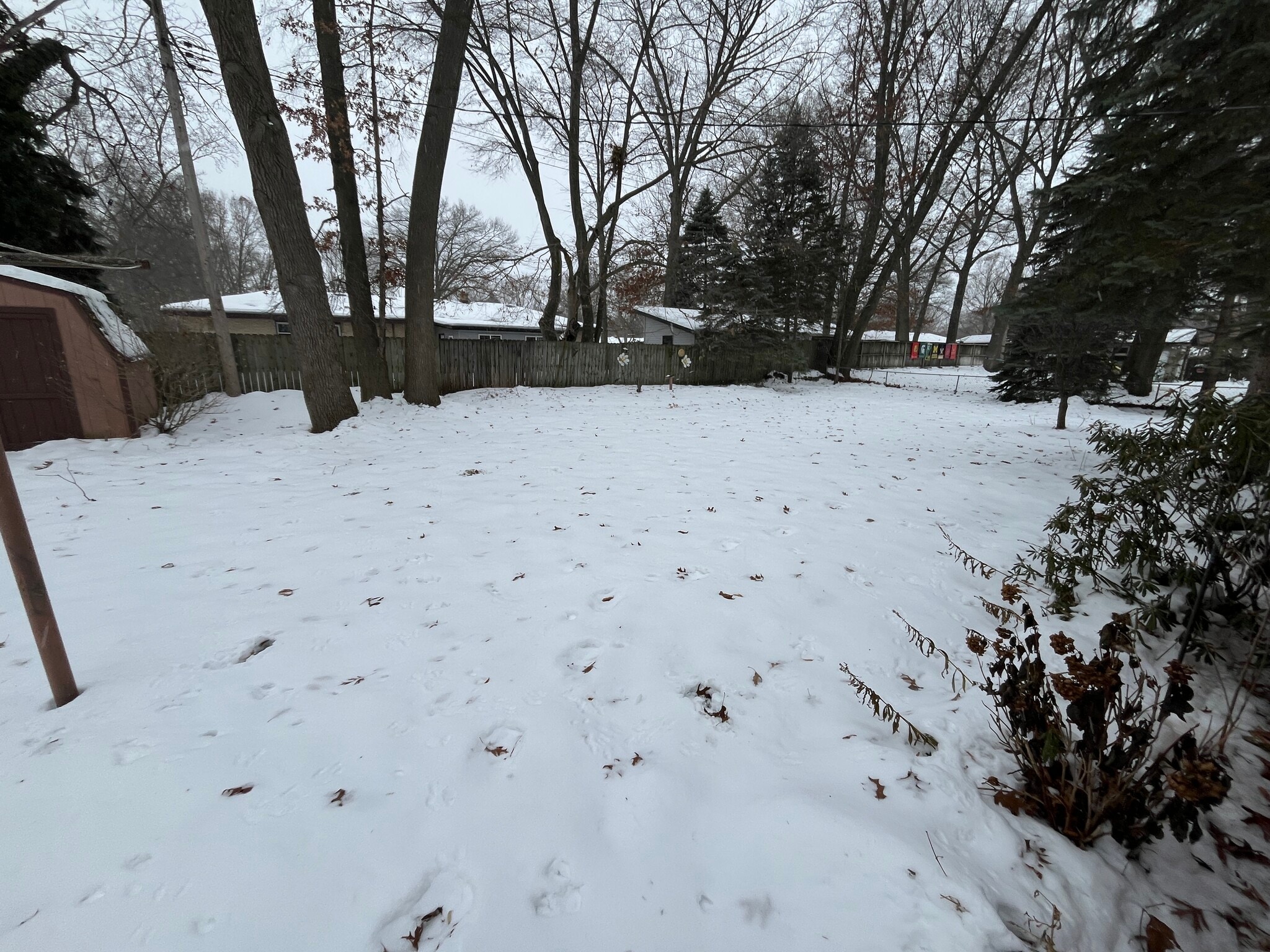 Building Photo - 350 W Mae Rose Ave