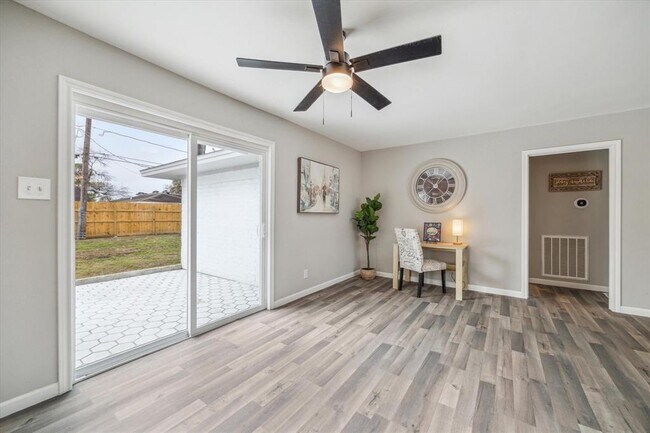Building Photo - 14022 Roundstone Ln