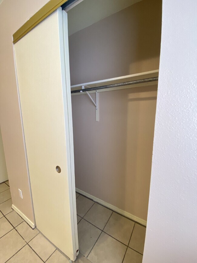 Building Photo - 2BR/1Bath - 4 Plex in Rio Rancho