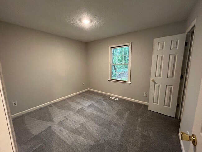 Building Photo - 308 Poplar St