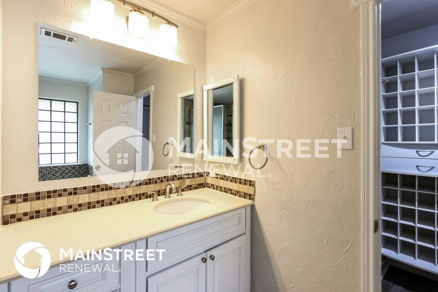 Building Photo - 9214 Chimneywood Dr