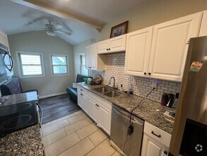 Building Photo - Spacious 5-Bedroom Home for Rent