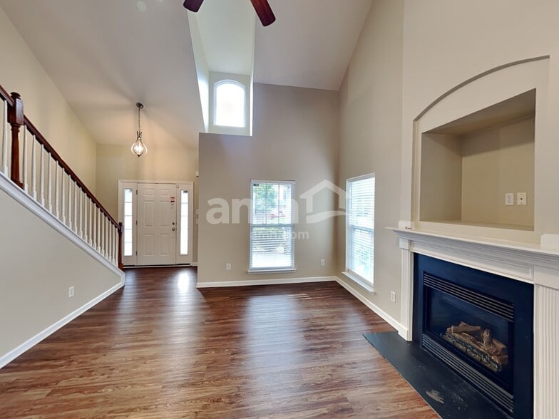 Building Photo - 7472 Riverland Dr