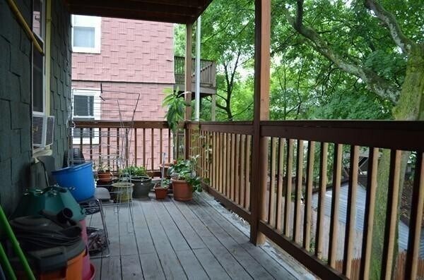 Building Photo - 19 Montfern Ave