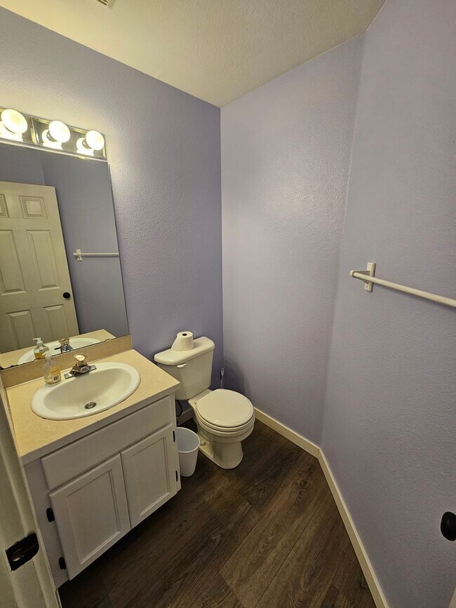 Building Photo - A Private Sanctuary with Perfect Proximity