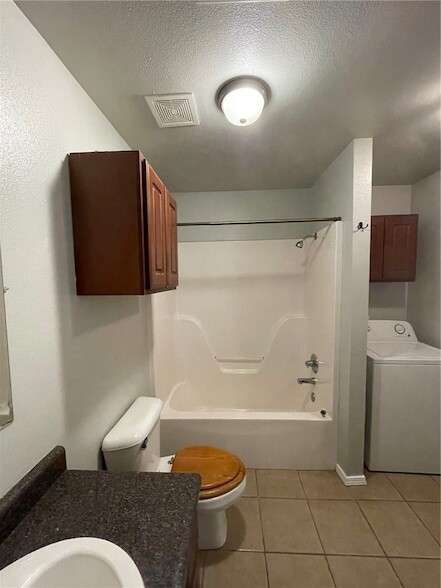 Building Photo - 1132 Nelson Dr