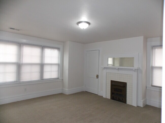 Building Photo - 1308 Peermont Ave