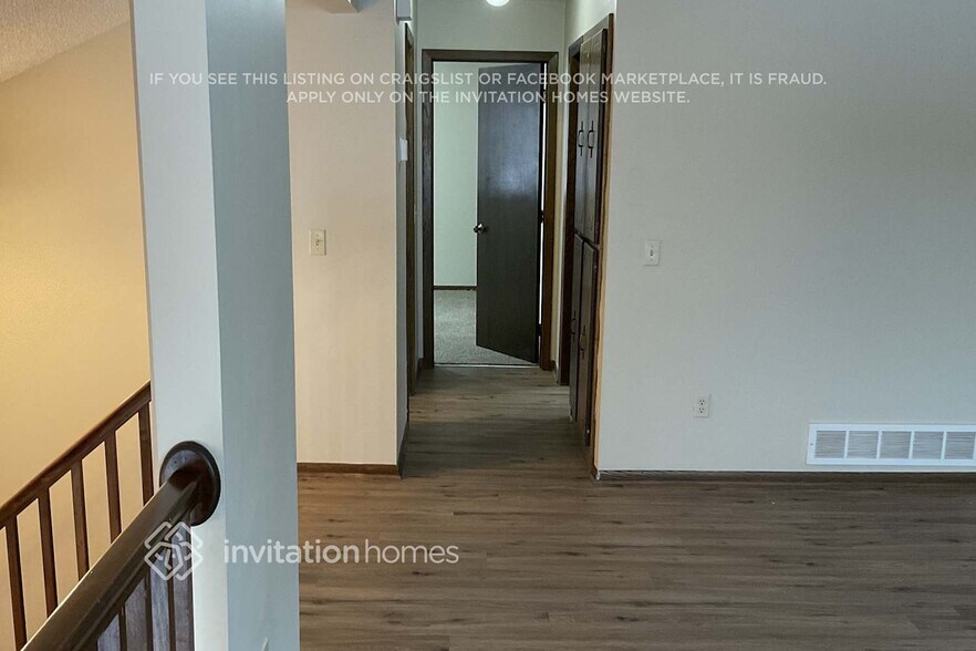 Building Photo - 7641 Edgewood Dr