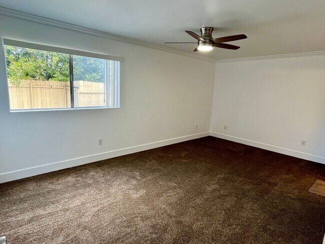 Building Photo - Remodeled 3 Bed/ 2 Bath Clairemont Mesa