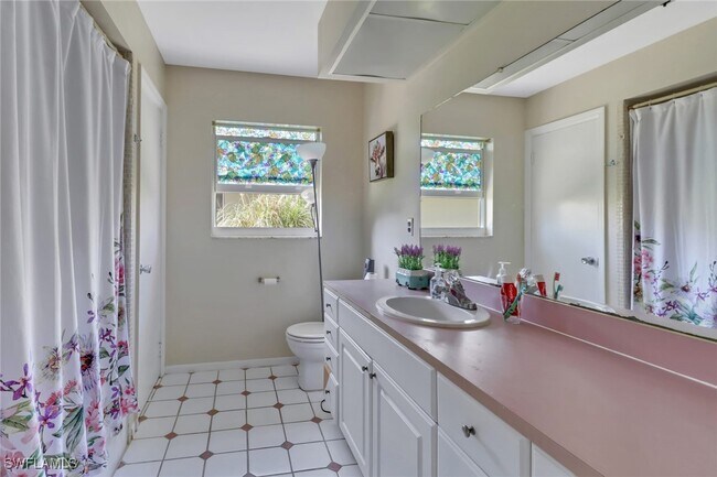Building Photo - 5333 Malaluka Ct