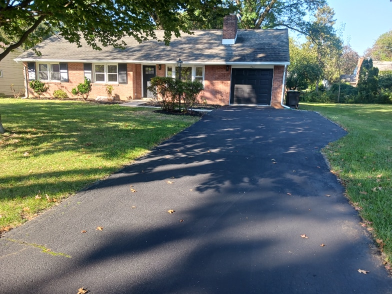 Building Photo - 1722 Billview Dr