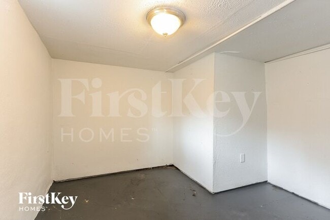 Building Photo - 622 Monroe St