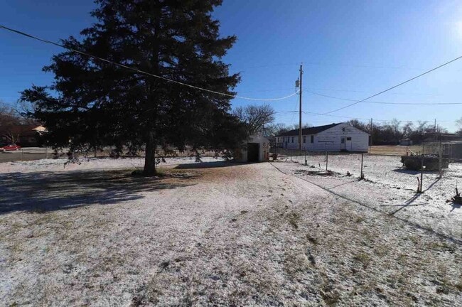 Building Photo - Charming 3 bedroom home on Corner Lot!
