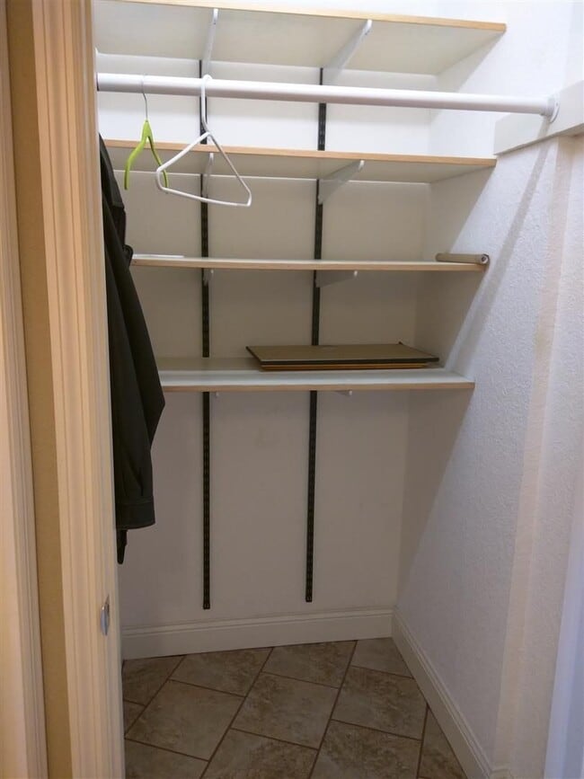 Building Photo - Norfolk