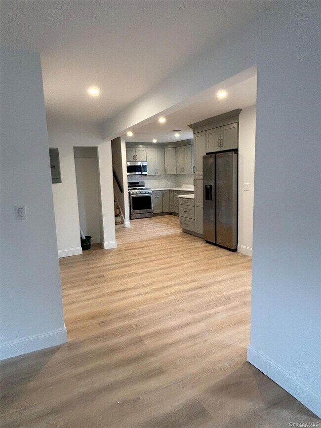 Building Photo - 1353 Old Northern Blvd