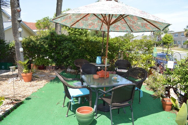 Building Photo - 186 11th St N