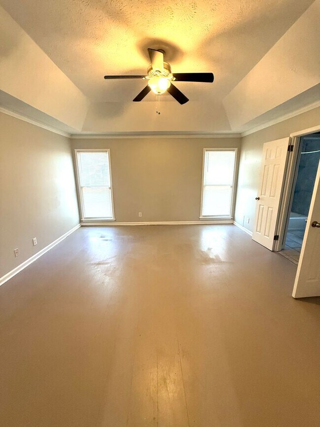 Building Photo - ** 4 Bed 2 bath located in Johnstown ** Ca...