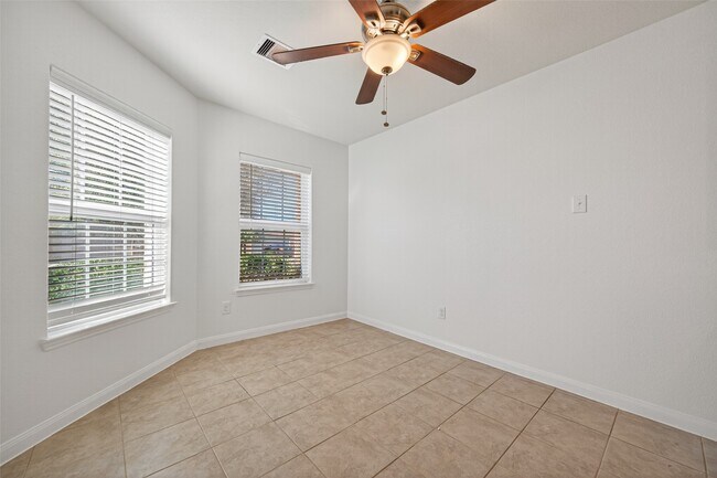 Building Photo - 22615 Harrington Field Dr