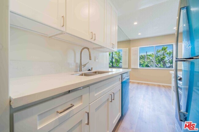 Building Photo - 11871 Idaho Ave