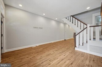 Building Photo - 5227 Knox St