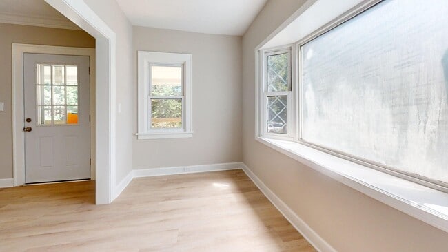 Building Photo - South Euclid Beauty - 3 bedroom Single Fam...