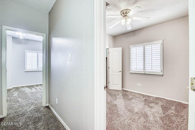 Building Photo - 6076 Los Siglos Dr