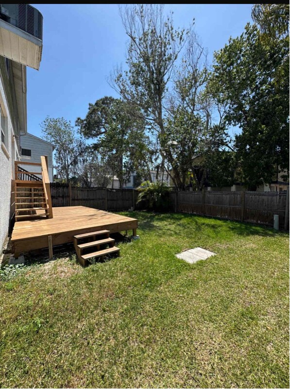 Building Photo - 7023 Oakwood Dr