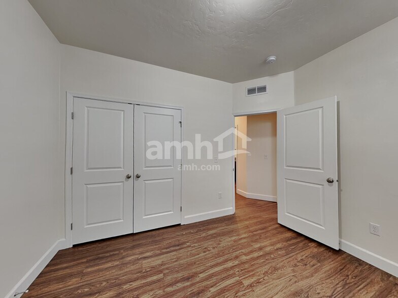 Building Photo - 231 E Sicily Dr