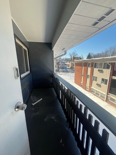 Building Photo - 473 Park Ave