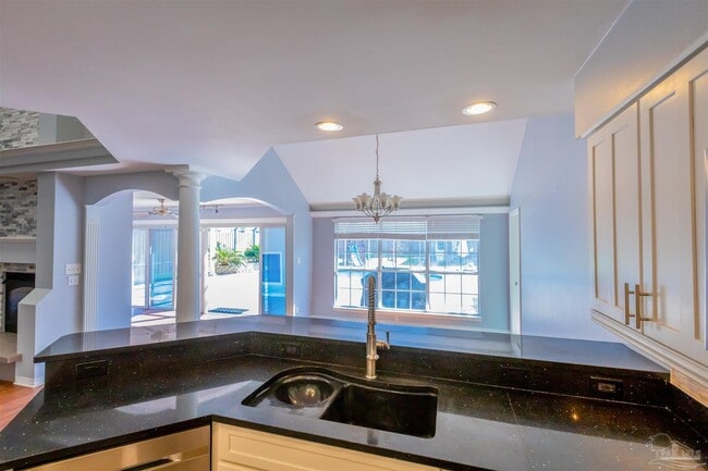 Building Photo - 400 Ridge Wood Cir