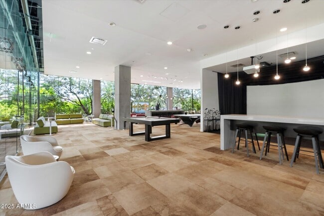 Building Photo - 7180 E Kierland Blvd