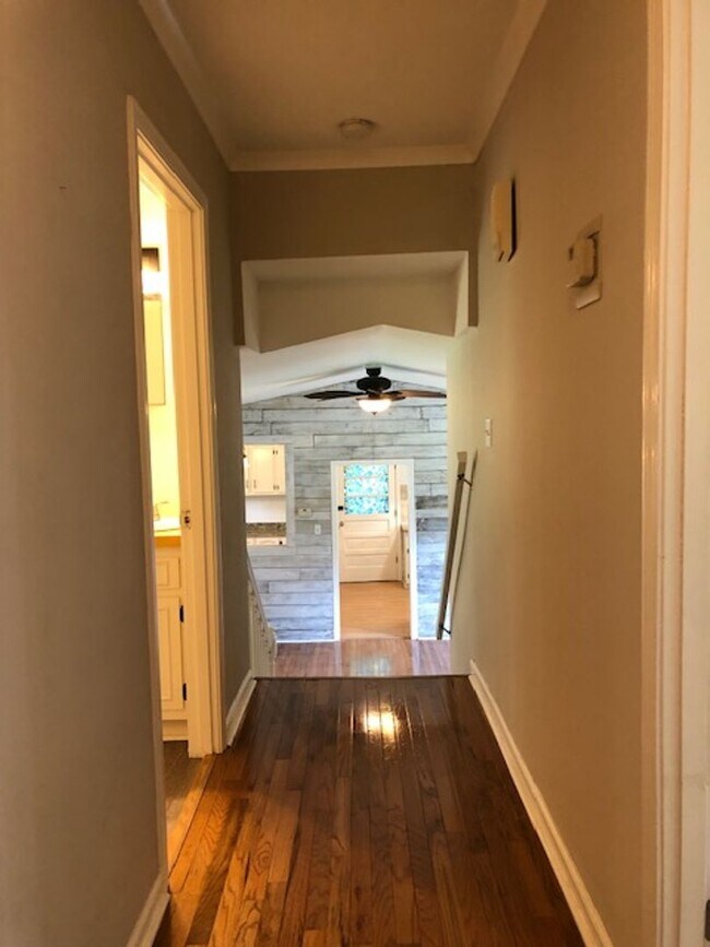 Building Photo - Travelers Rest !! 3 BR, 2 BA with Great Living Space - Den, Bonus Room, Primary Suite has a HUGE ...