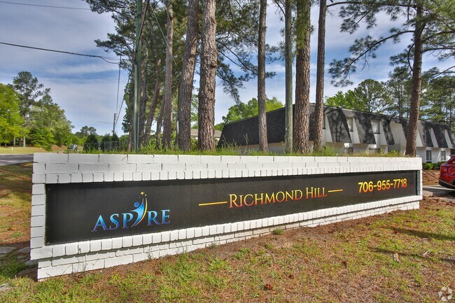 Aspire Richmond Hill Apartments Sign - Richmond Hill