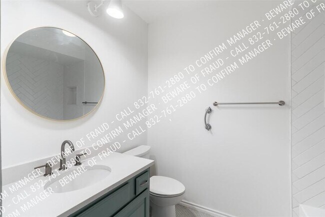 Building Photo - 2420 Majestic Dr
