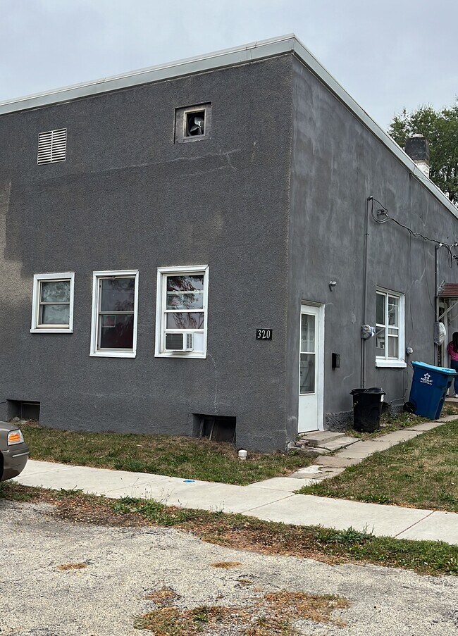 Primary Photo - 320 W St Paul St