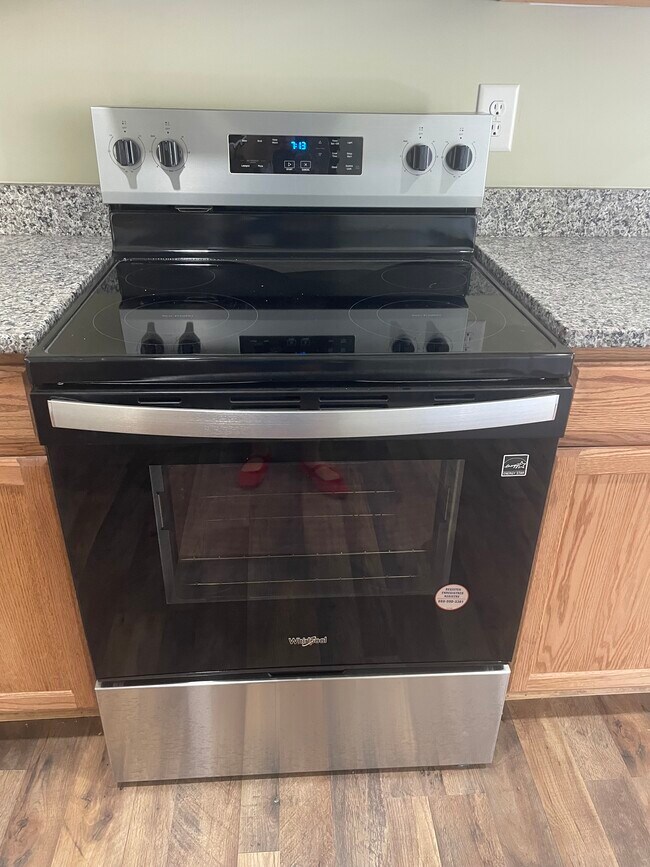 Building Photo - 2335 Greenway Ave NW