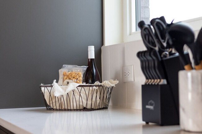 Building Photo - 1117 3rd Ave S