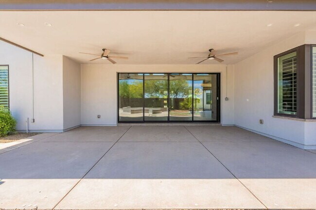Building Photo - 19725 N 39th Dr