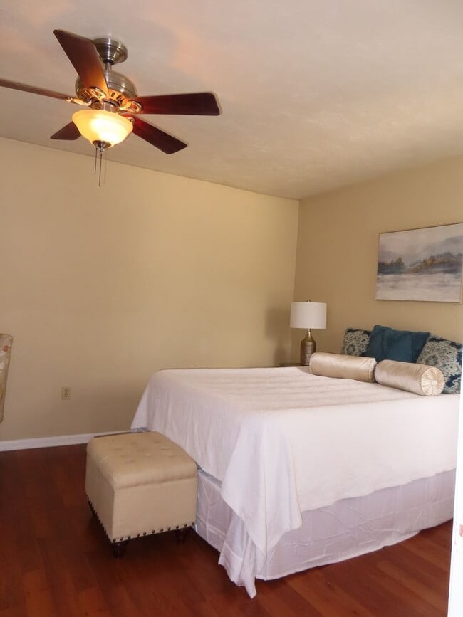 Building Photo - Space, Style & Location You’ll Love