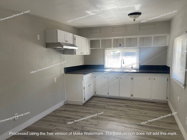 Building Photo - 15227 Plum St