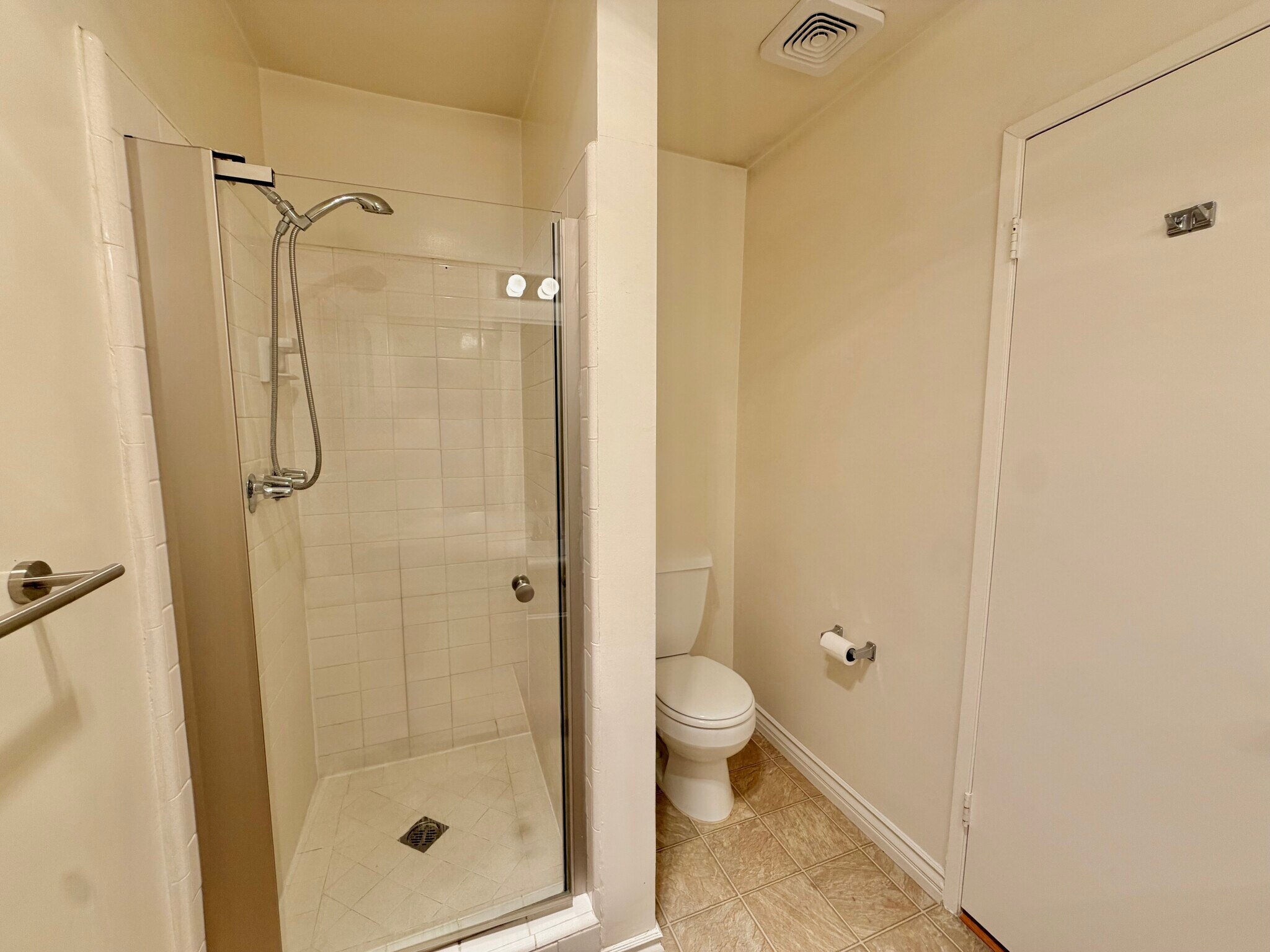 Building Photo - 14141 Dickens St