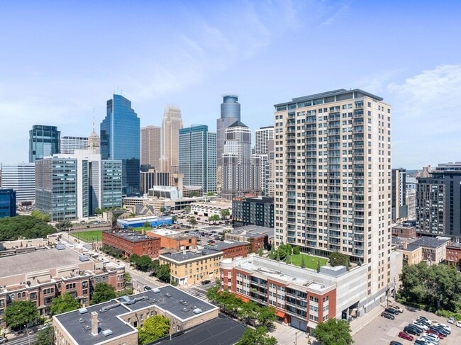 Building Photo - 929 Portland Ave