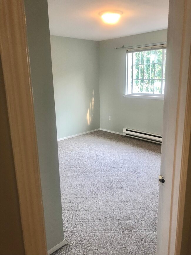 Master bedroom - 1947 Union Ave SE