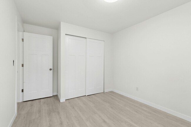 Building Photo - 4bd/2.5ba Bellevue Home